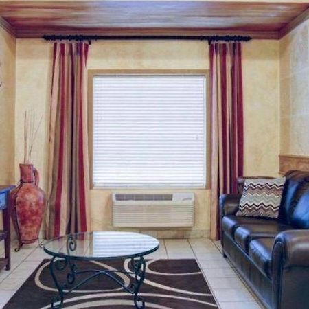 Quality Inn & Suites Airport Όστιν Εξωτερικό φωτογραφία
