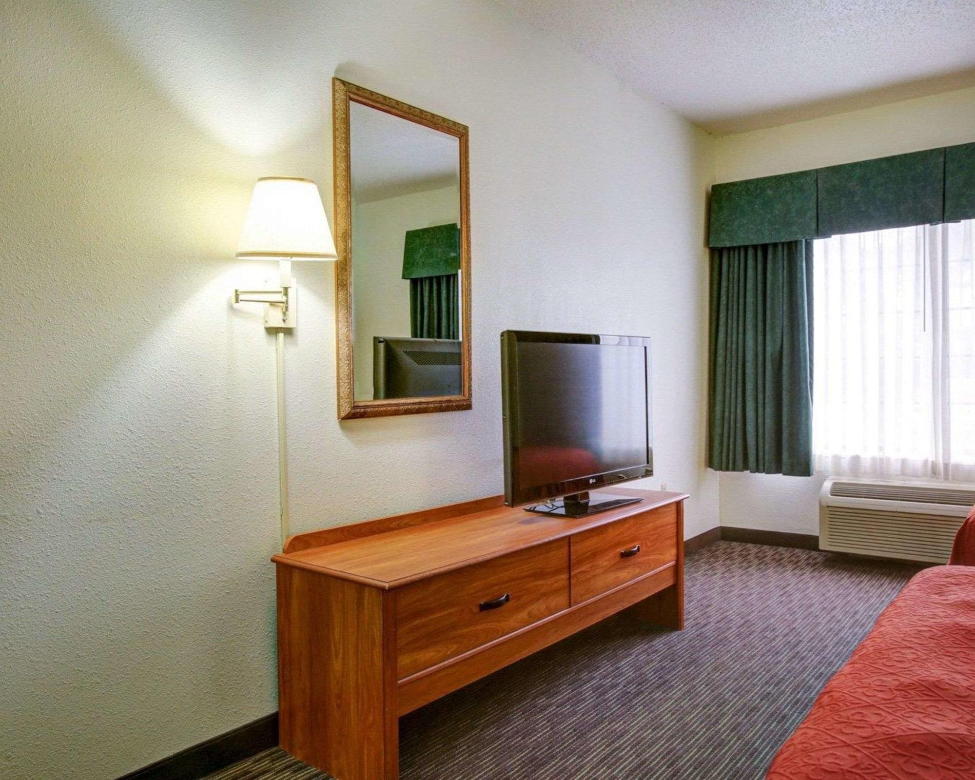 Quality Inn & Suites Airport Όστιν Εξωτερικό φωτογραφία