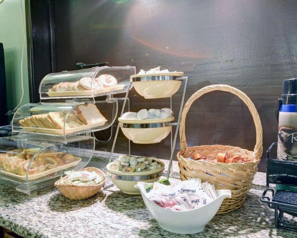 Quality Inn & Suites Airport Όστιν Εξωτερικό φωτογραφία