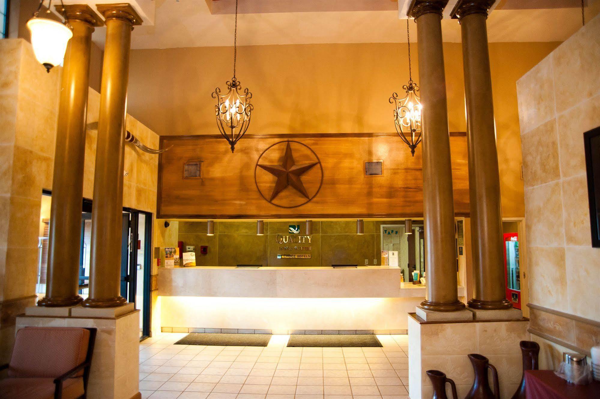 Quality Inn & Suites Airport Όστιν Εξωτερικό φωτογραφία