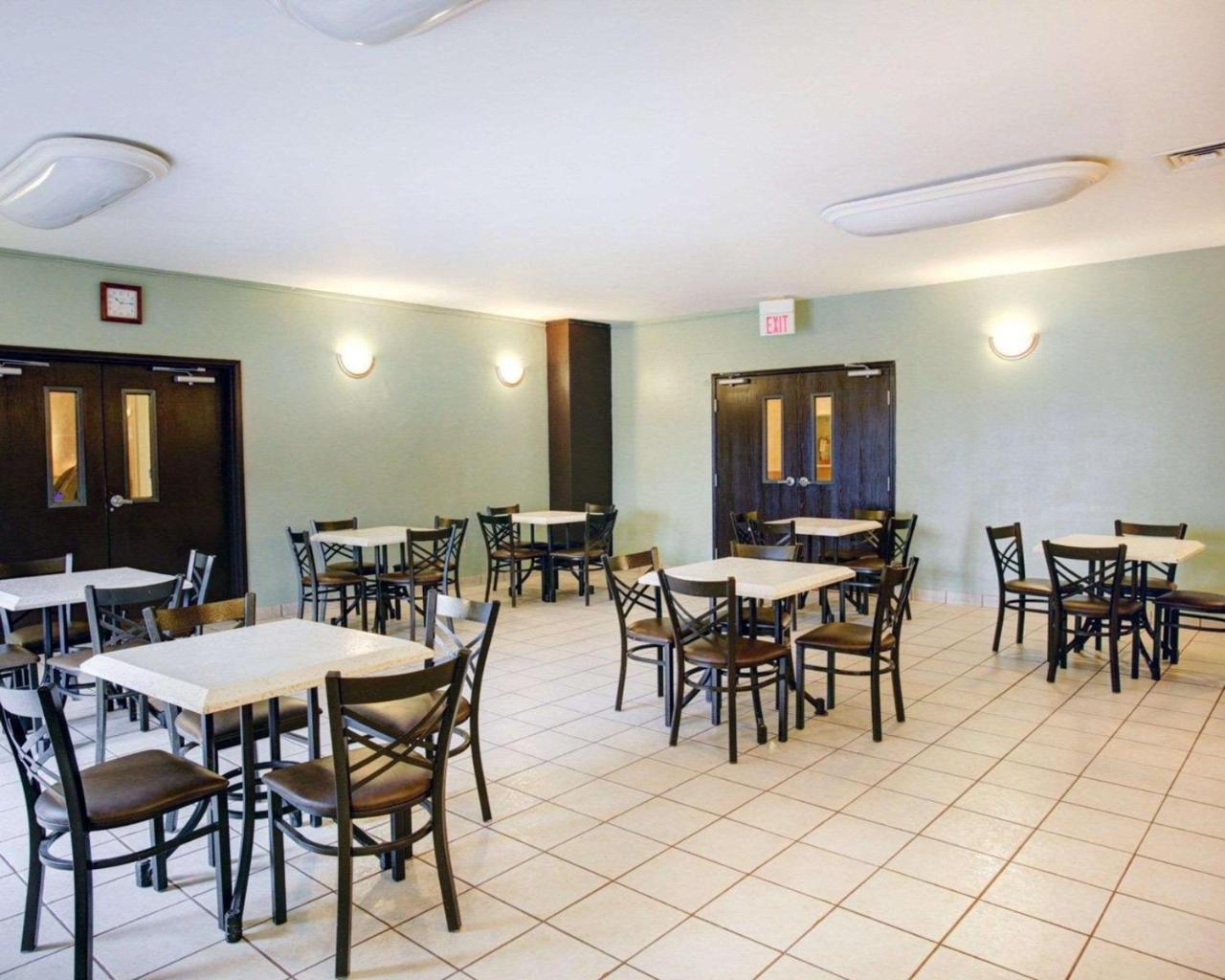 Quality Inn & Suites Airport Όστιν Εξωτερικό φωτογραφία