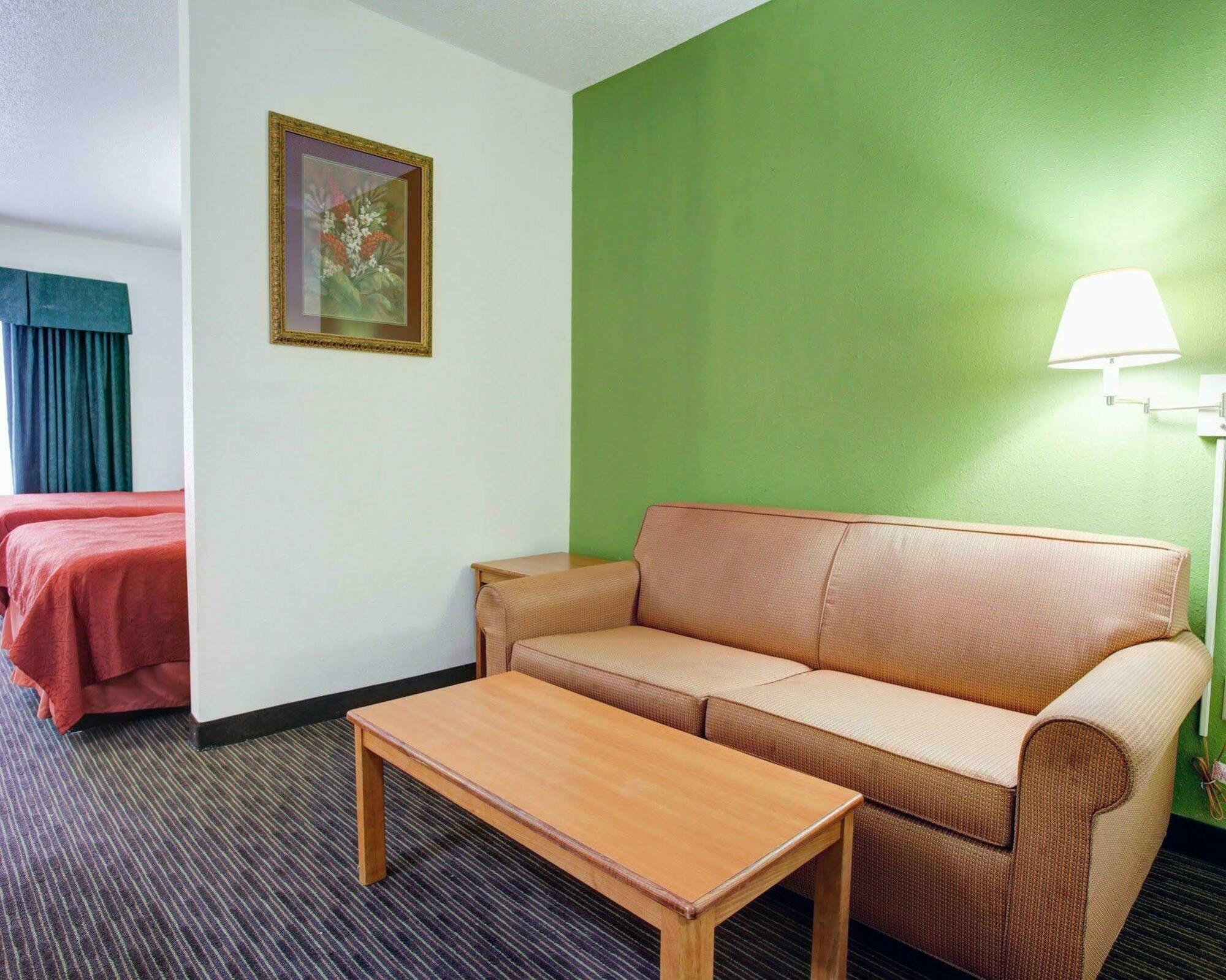 Quality Inn & Suites Airport Όστιν Εξωτερικό φωτογραφία